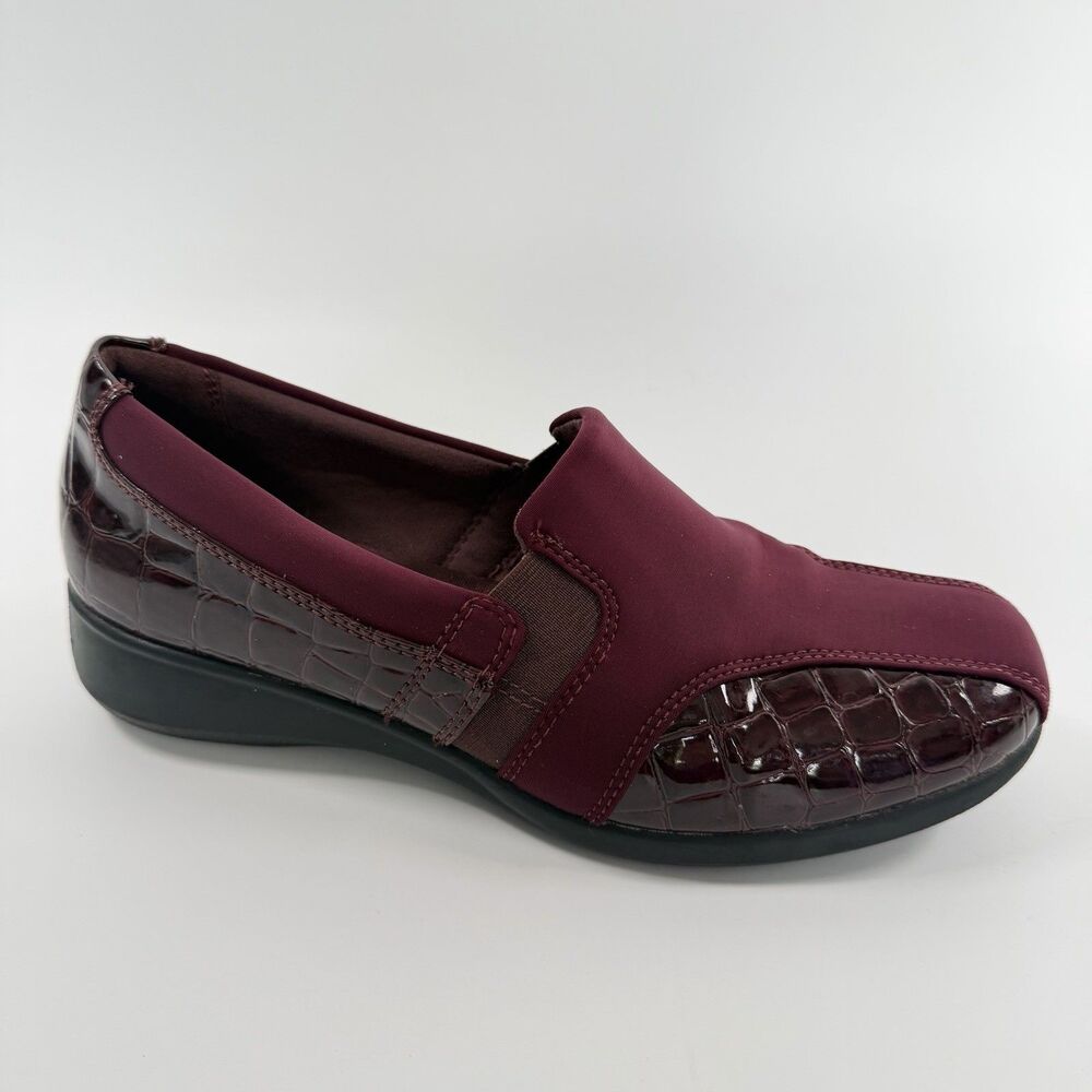 CLARKS BAYOU Womens Shoes Loafers Wine Leather Croc Embossed Size 8.5